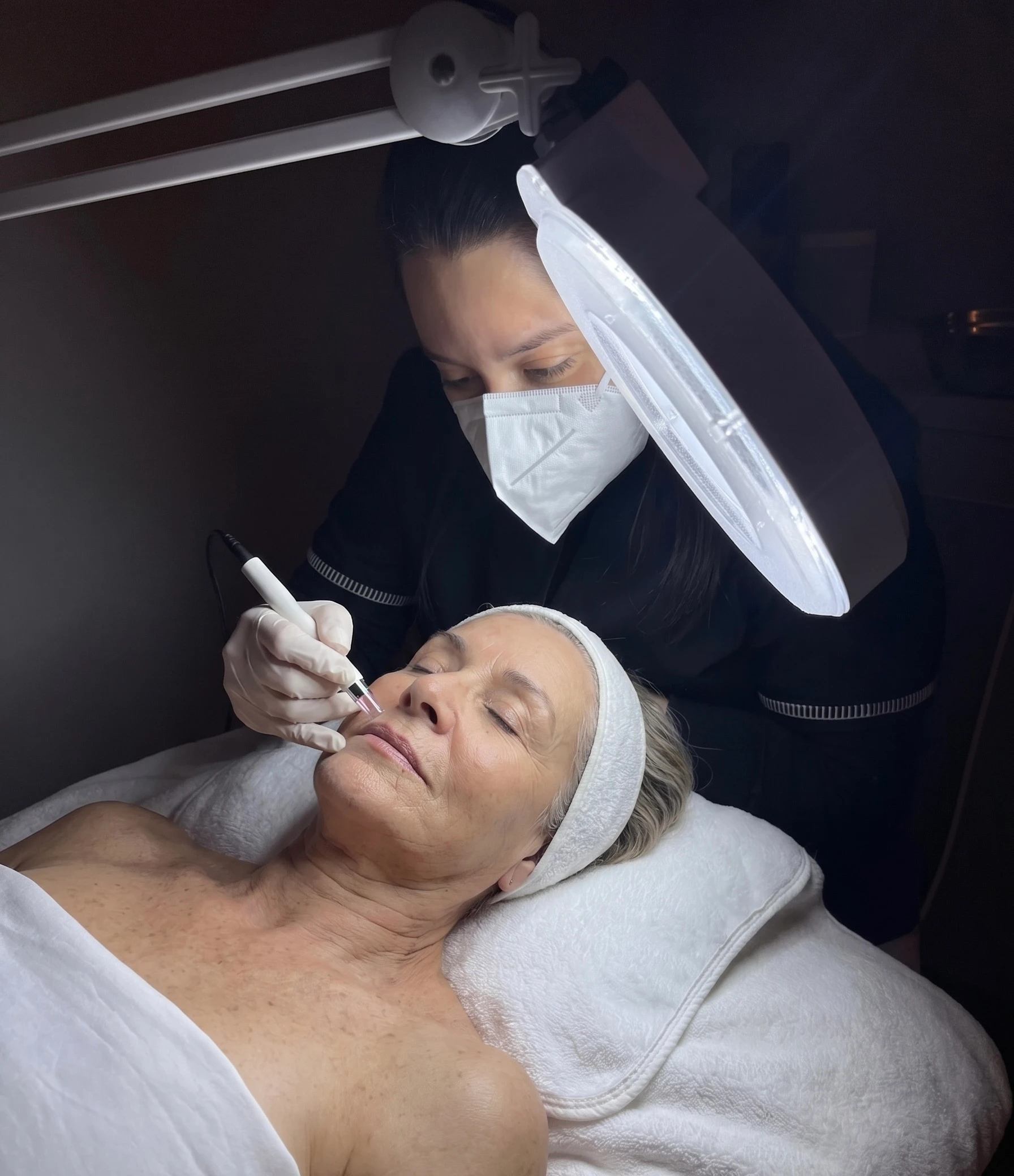 Radiofrequência facial com crioterapia em Cascais — Lourdes Estética